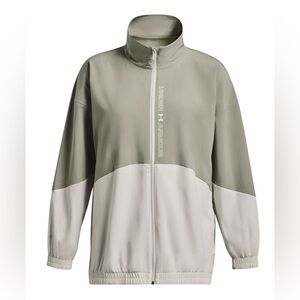 Under Armour Women's Woven Full Zip Oversized Jacket size small